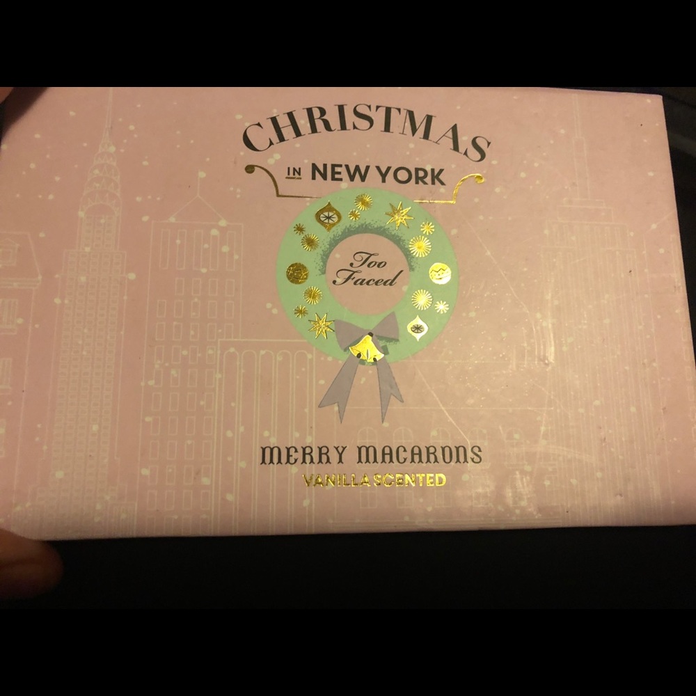 TOO FACED MERRY MACARONS -Limited Edition